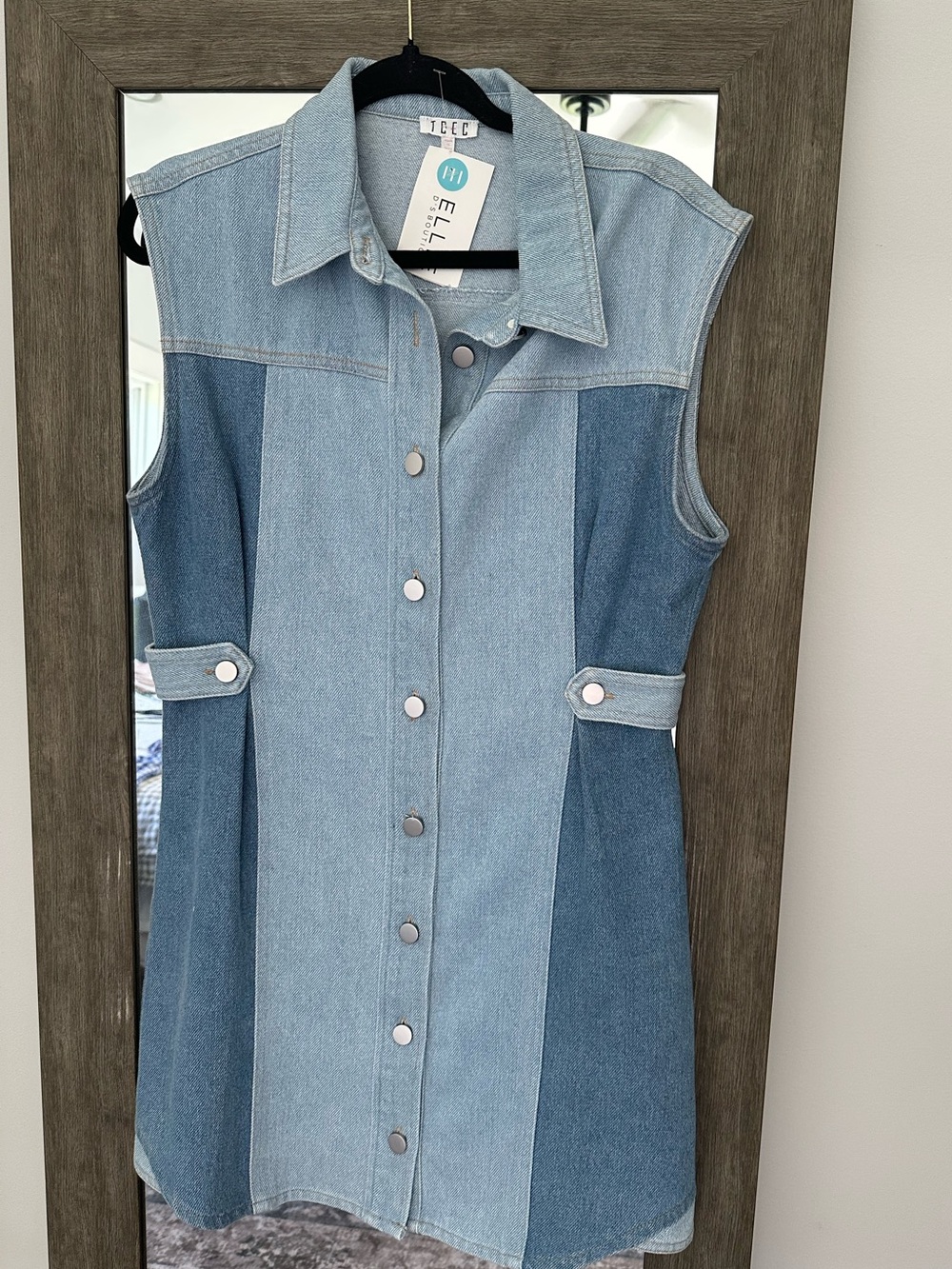 TCEC Two-Tone Blue Sleeveless Denim Dress